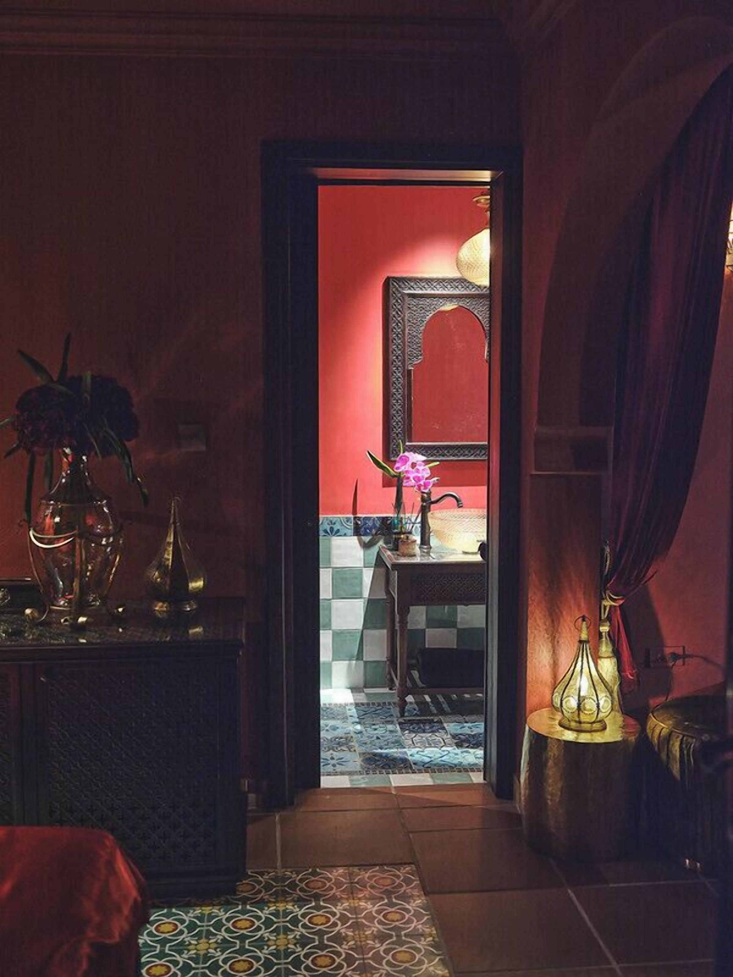 Luxury Suite, 1 King Bed | In-room safe, free WiFi