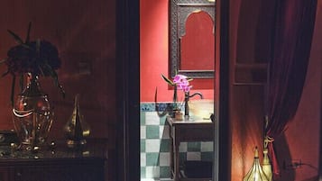 In-room safe, free WiFi