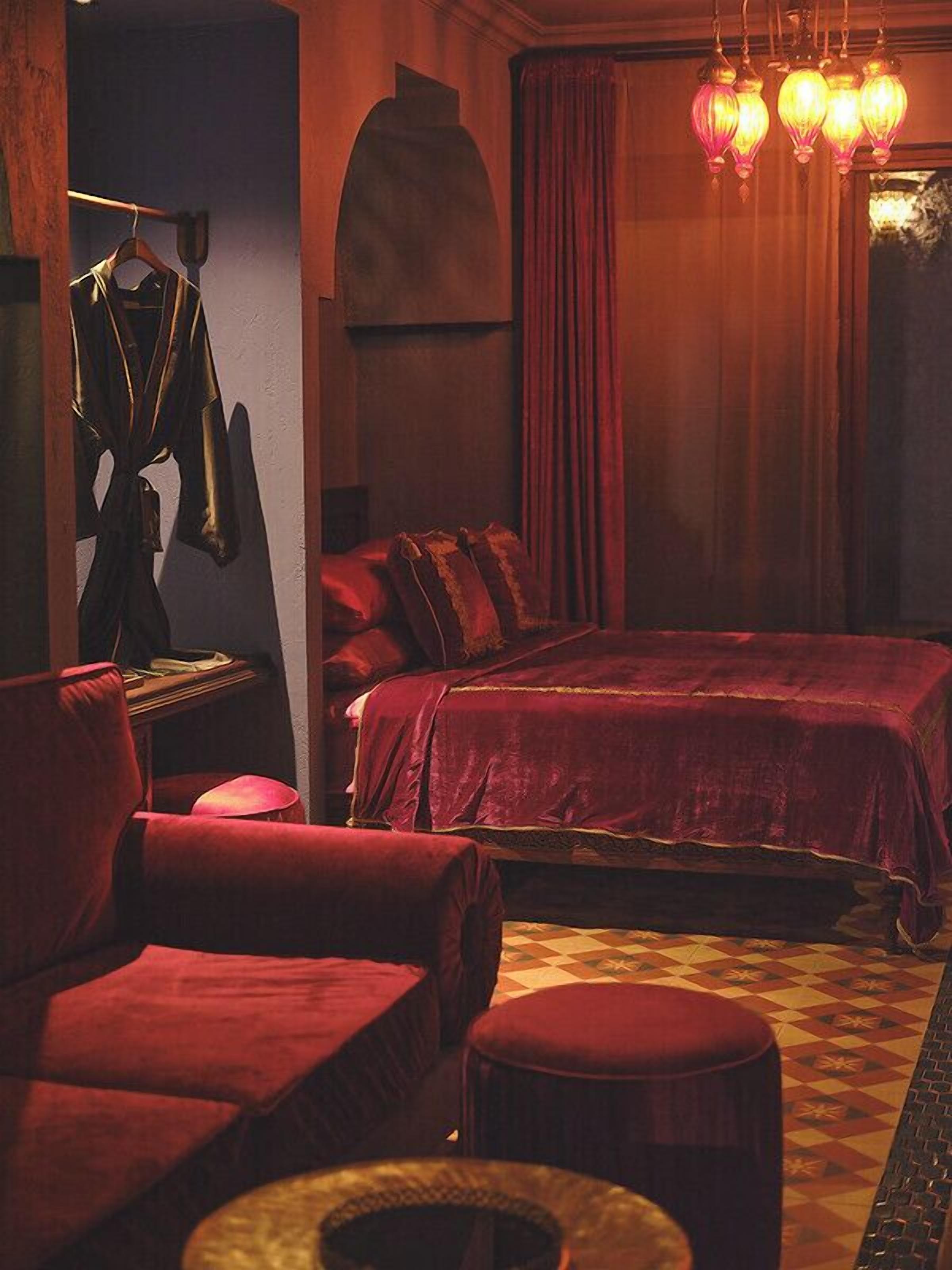 Luxury Suite | In-room safe, free WiFi