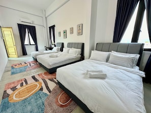 Family Room, Sea View | Free WiFi - Ferringhi Inn 51 (George Town)