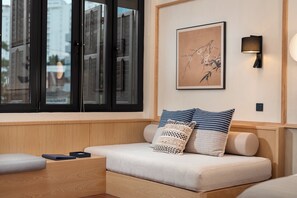 Signature Suites | 무료 미니바 품목, 객실 내 금고, 책상, 노트북 작업 공간