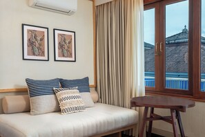 Terrace Suites | Free minibar items, in-room safe, desk, laptop workspace - Cheong Fatt Tze - The Qing Suites (George Town)