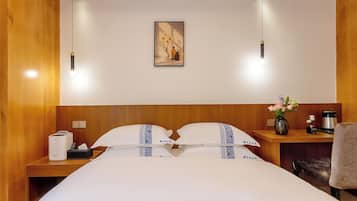 Kahden hengen comfort-huone, näköala puutarhaan | Yksilöllisesti sisustettu, äänieristys, ilmainen Wi-Fi