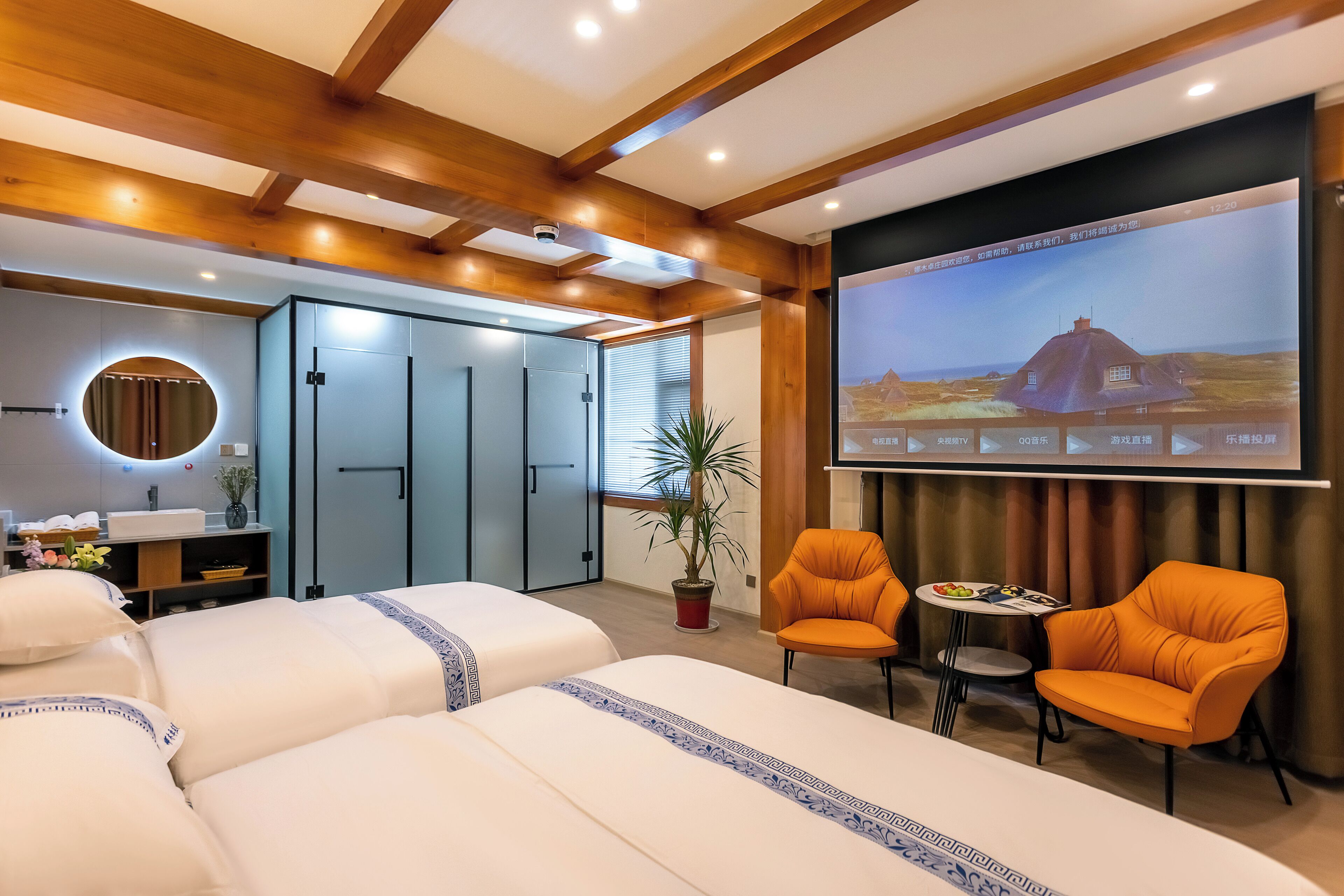 Exclusive Suite, Garden View | Individually decorated, soundproofing, free WiFi