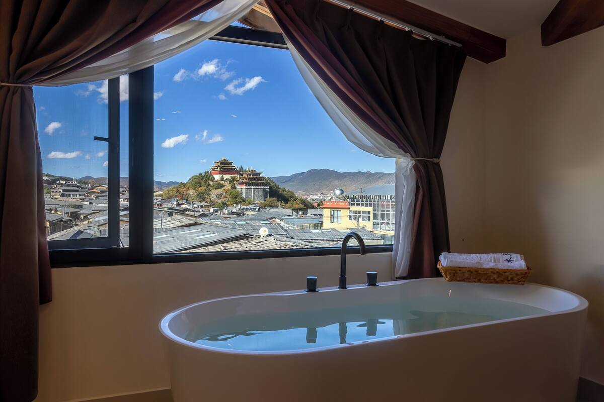 Habitación panorámica doble, vistas al jardín | Bañera profunda