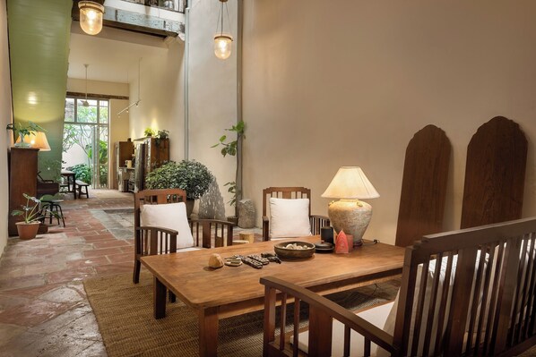 Zhang on Ropewalk - 56B Jalan Pintal Tali | Ruang tamu