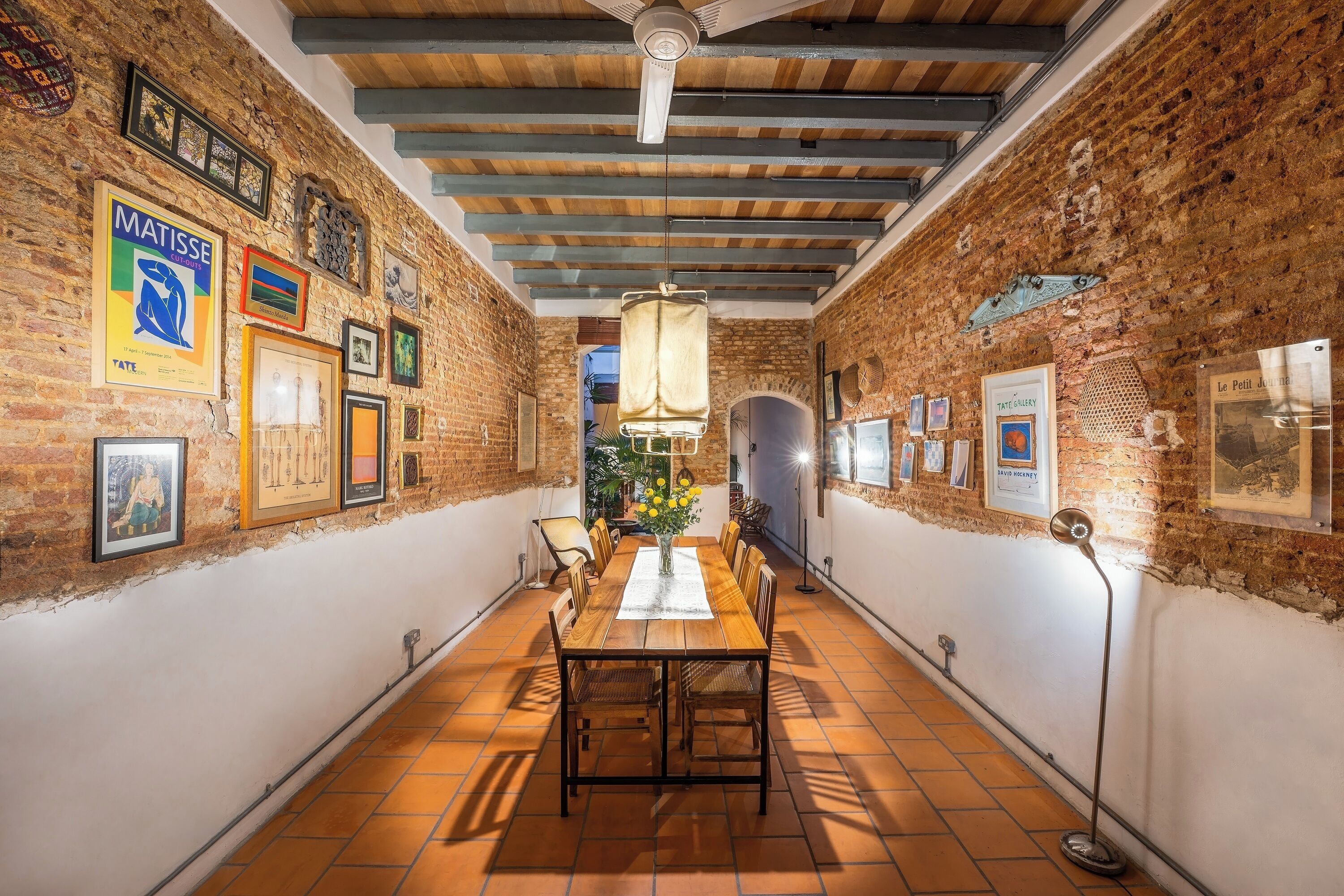 Vista frontal de la propiedad