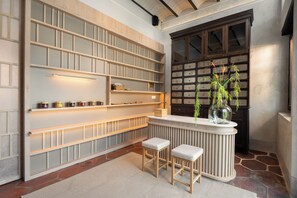 Körperbehandlungen, Aromatherapie, Gesichtsbehandlungen