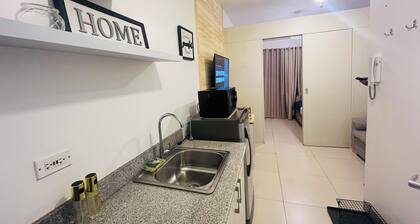 1BR unit in Cool Suites, Wind Residences Tagaytay, smart tv and access to pool.