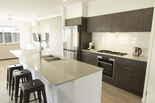 Spacious 4-Bed House in Leafy Plainland