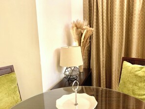 Interior - Premium 5-Star Apartment with Burj Khalifa View and Direct Dubai Mall Access (Dubai)