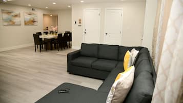 Smart-TV, peis og bordtennis