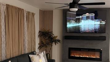 Smart TV, fireplace