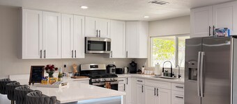 Modern Family Oasis w/ Pool • BBQ | 10 min to Strip