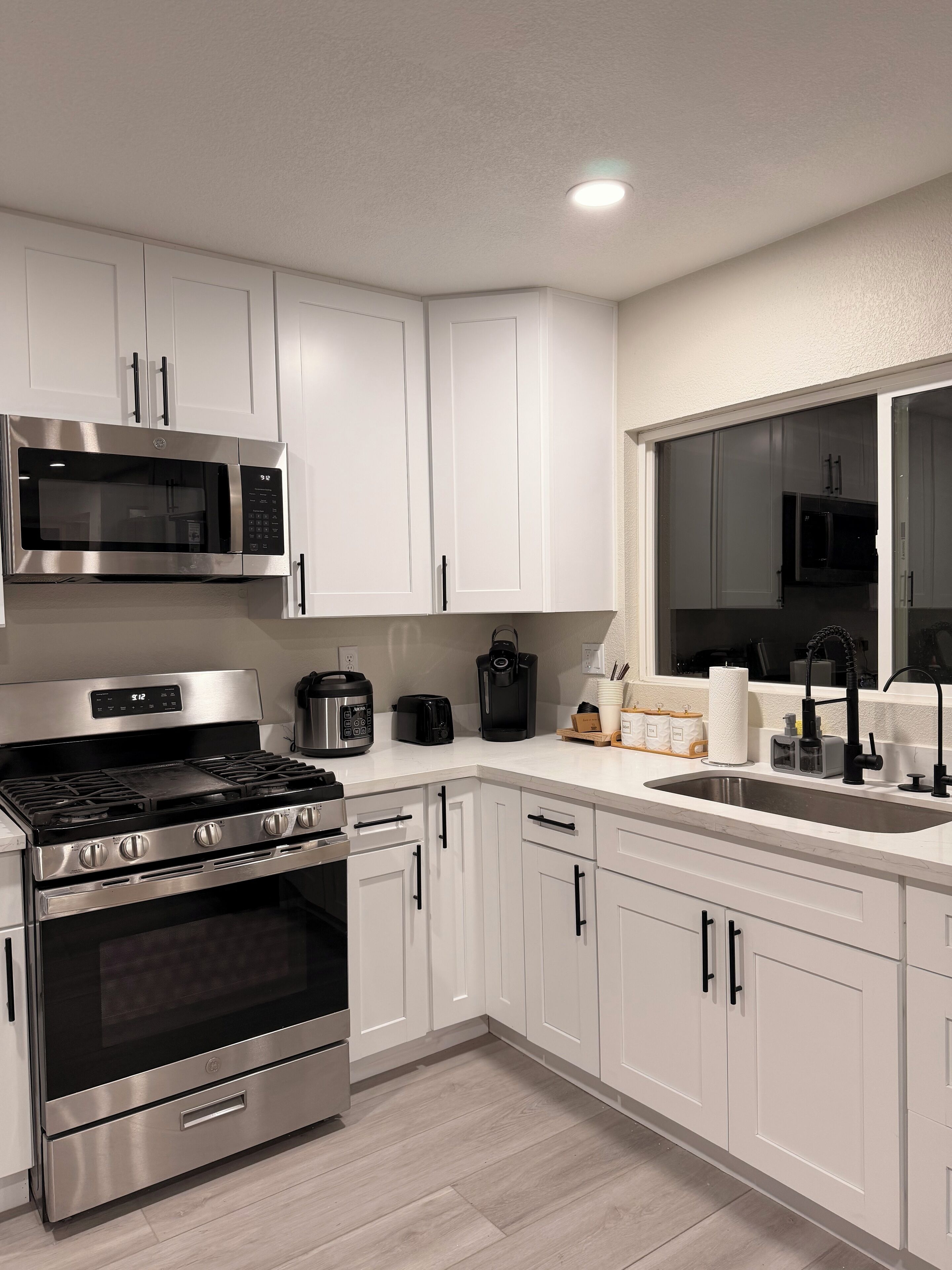 Microwave, oven, coffee/tea maker, electric kettle