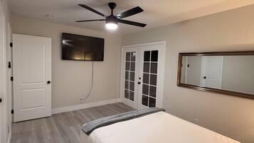 3 bedrooms, free WiFi, bed sheets, wheelchair access