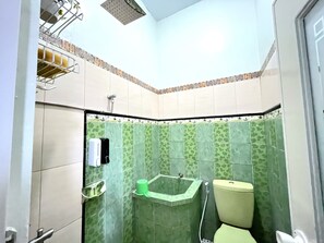 Shower, towels, soap, shampoo