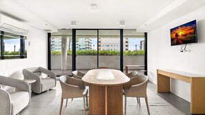 Unclassified image, 2 of 12, button - South Melbourne Apartment with Gym Access (South Melbourne)