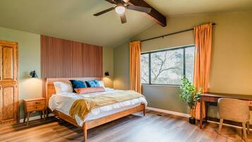 Tabla de planchar con plancha, wifi y ropa de cama