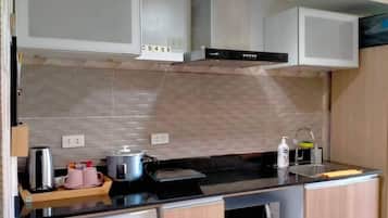 Mikrobølgeovn og kokeplater