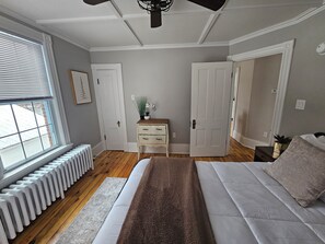 4 makuuhuonetta, työpöytä, vauvan matkasänky, ilmainen Wi-Fi