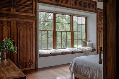 Serene Overwater Villa - Romantic Escape for 2