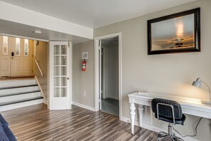 Interior - 10 Mi to National Harbor: Family-Friendly Home (Fort Washington)