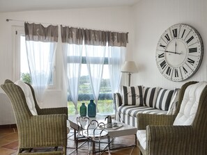 TV - Li Conchi 44 – Dream Villa Surrounded by Nature Near Pool and Beach (Castiadas)