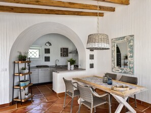 Dining - Li Conchi 15 – Family-Friendly Villa with Sun Terrace Near Cala Sinzias (Castiadas)