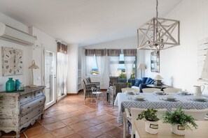 Dining - Li Conchi 34 – Family-Friendly Villa in Southeast Sardinia (Castiadas)