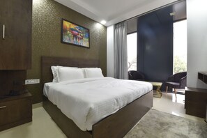 Suite Room | Wi-Fi ฟรี, ผ้าปูที่นอน