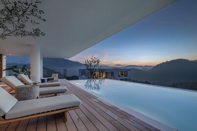 LOSTVILLA Green Gable-Anji