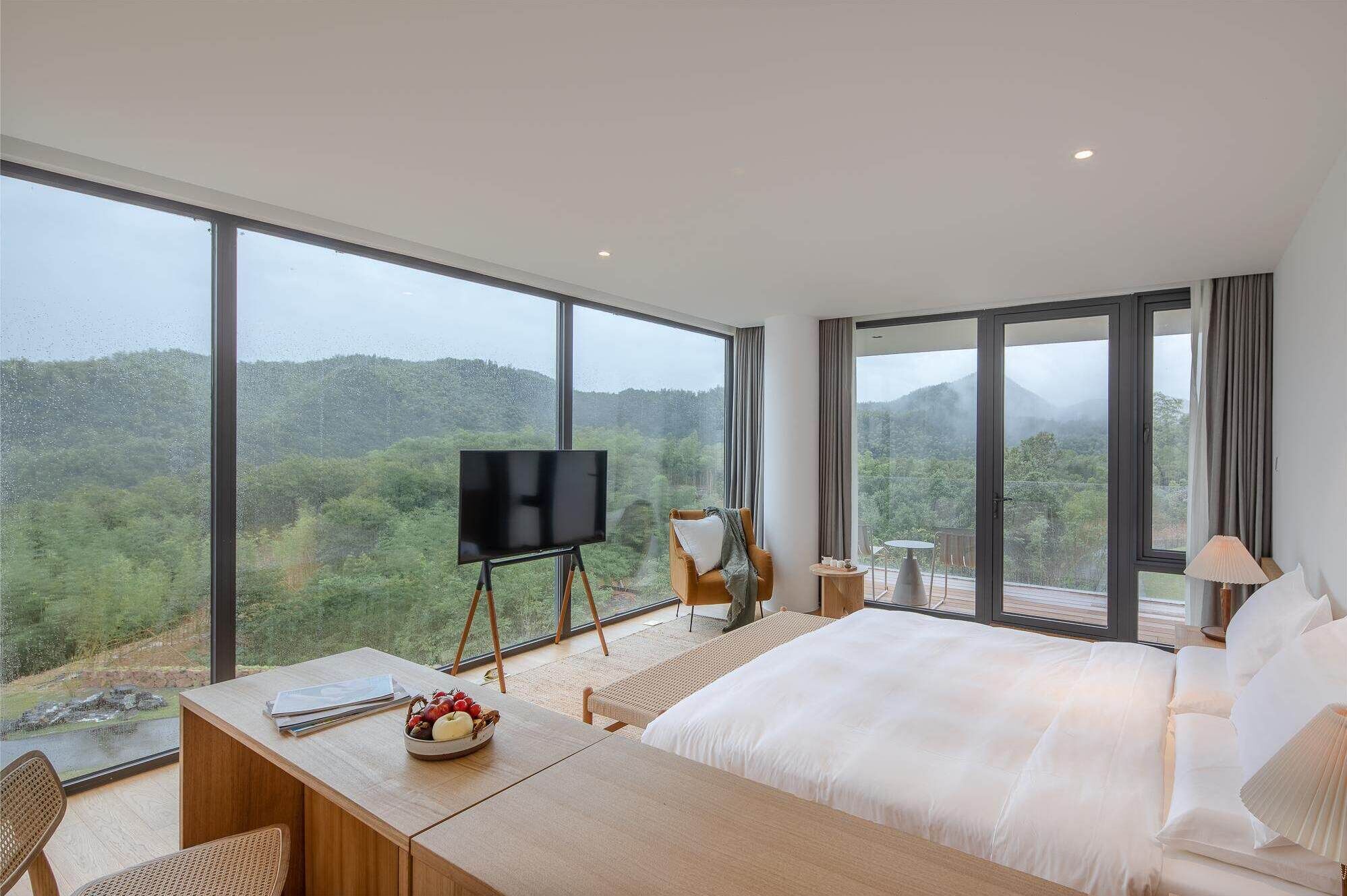 Senior Double Room, Hill View | Down comforters, desk, laptop workspace, blackout drapes