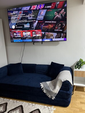 Interior - Cozy studio with AC in vibrant Union Square (New York)