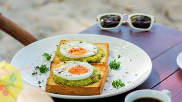 Daily cooked-to-order breakfast for a fee