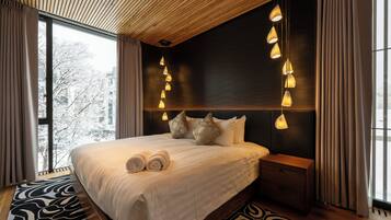 Nhà gỗ Cao cấp, 4 phòng ngủ, ban công, cạnh núi | Bộ đồ giường cao cấp, bộ trải giường