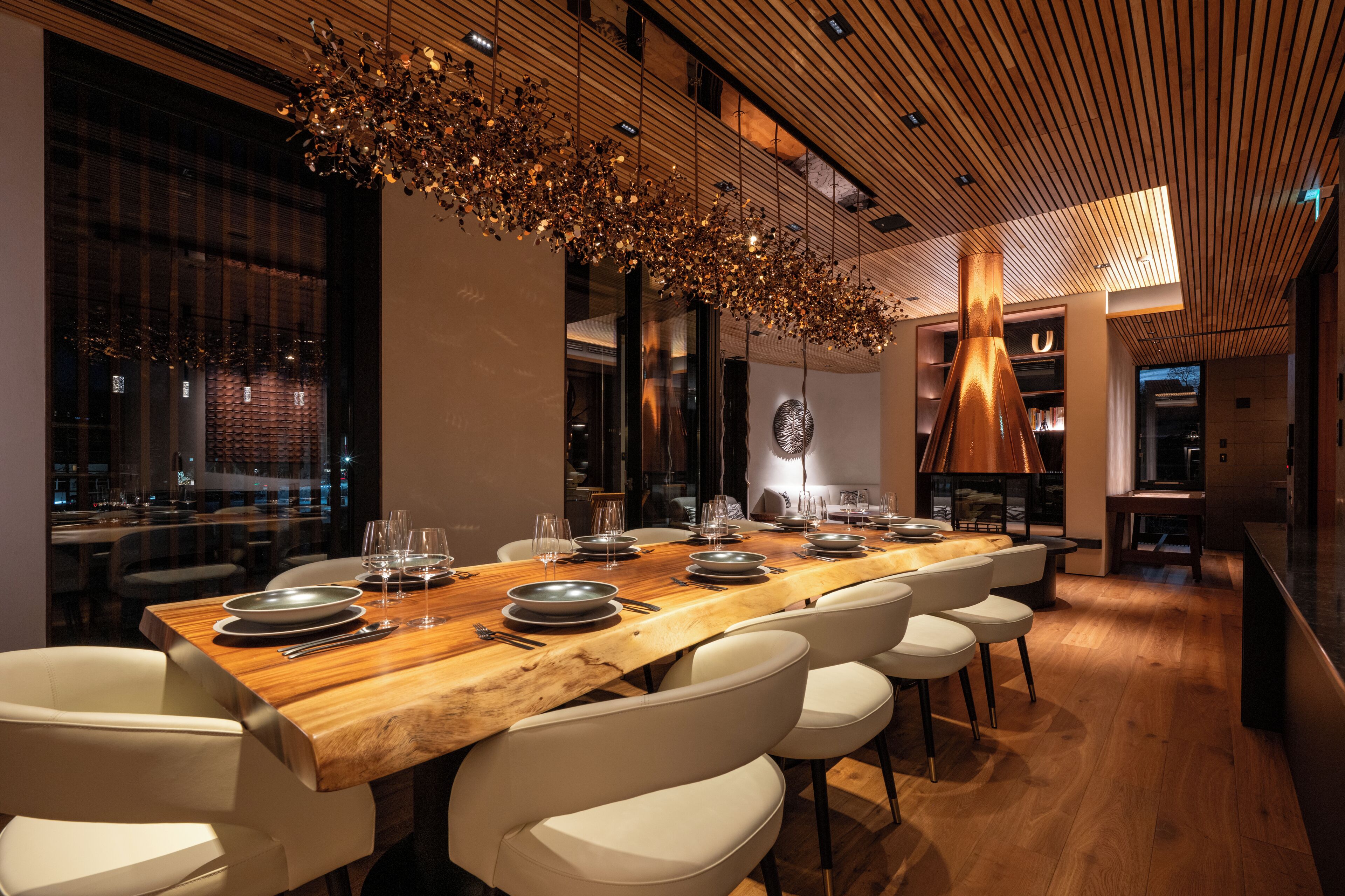 Luxury Chalet, 4 Bedrooms, Balcony, Mountainside | In-room dining