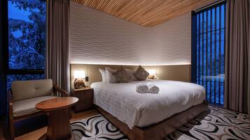 Luxury Chalet, 4 Bedrooms, Balcony, Mountainside | Premium bedding, bed sheets