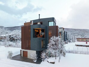 Front of property - Meigetsu Aki Niseko (Kutchan)