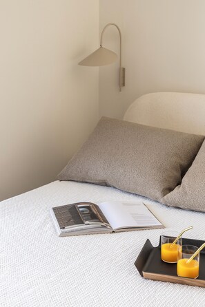 2 bedrooms, iron/ironing board, WiFi, bed sheets - Urban Forty One / Acropolis-view penthouse (Athina)
