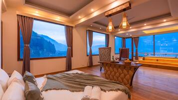 Serenity Suite | Living area