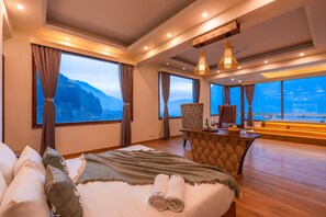Serenity Suite | Living area - Moustache Select Manali (Manali)