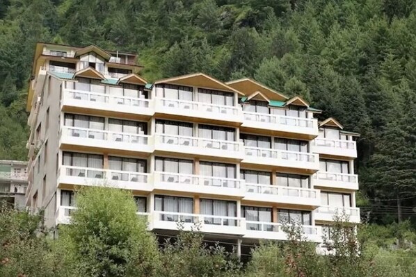 واجهة المنشأة