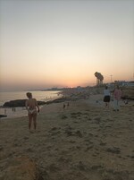 Beach nearby, white sand, beach shuttle, 6 beach bars