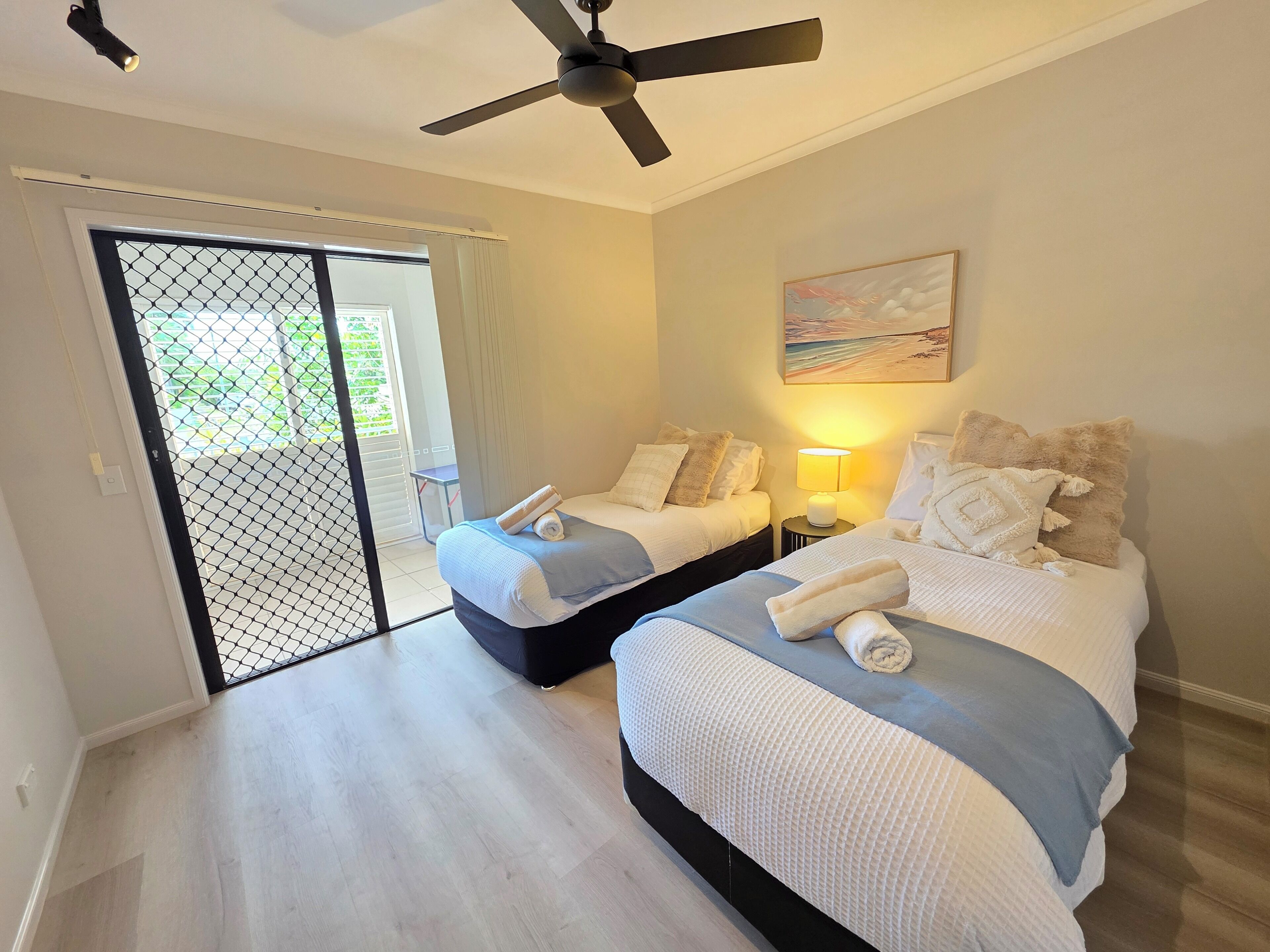 Iron/ironing board, WiFi, bed sheets