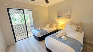 Iron/ironing board, WiFi, bed sheets