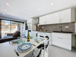 Fridge, microwave, oven, dishwasher - La Houle by Interhome (La Bernerie-en Retz)