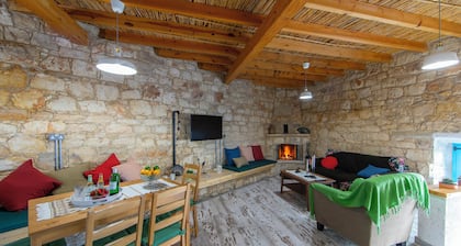 AKAMANTIDA PLATEA 2. Country house of the 1900s. Restored to its authentic charm