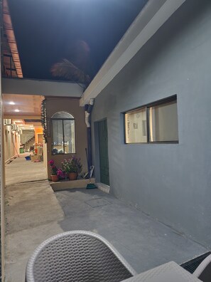Exterior - Milo's Hostel and Residences  (Santa Ana)