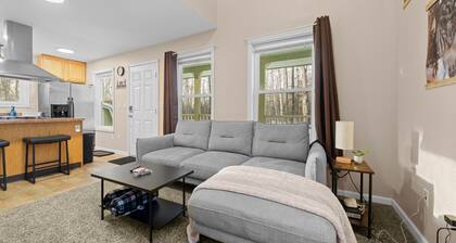 Pet Friendly Family Cabin Minutes from Hatcher Pass Trails & Skiing.